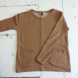 BDG Pullover with sweet pockets!!